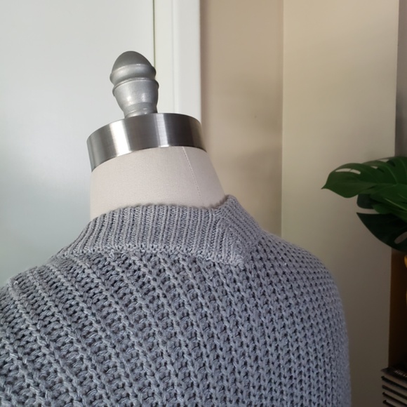 Contemporary Gray Sweater Size Small NEW! - Picture 12 of 16